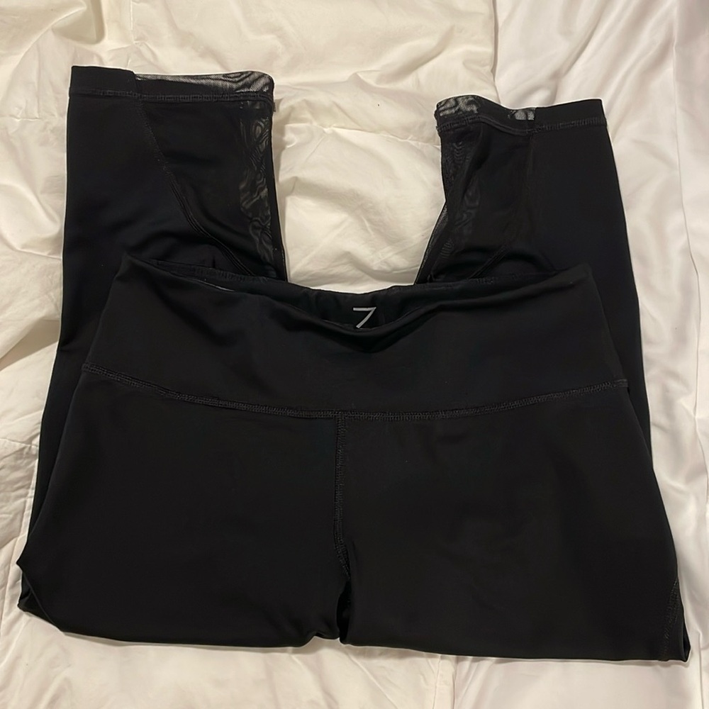Zella Cutout Capris Leggings